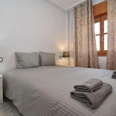 Trebol - 2 Bed Apt - With Private Roof Terrace Apartment